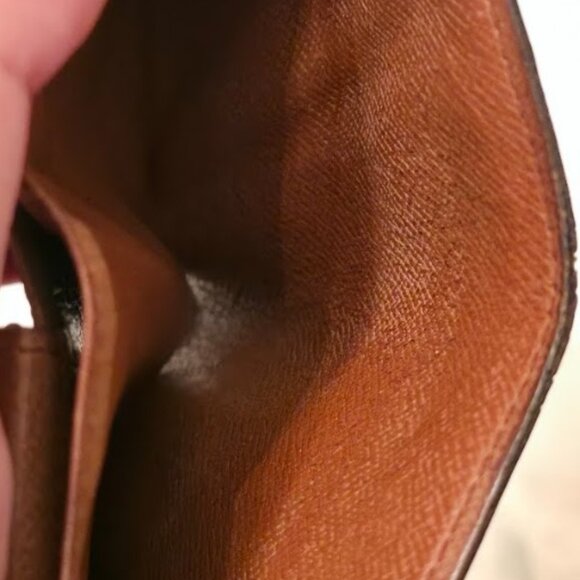 Authentic Louis Vuitton Men's Wallet - Picture 13 of 15